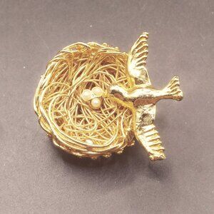 signed JEANNE Birds Nest Brooch gold tone seed pearls